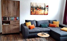 Art ANTON - Stilvolle Wohnung mit Balkon, zentrumsnah